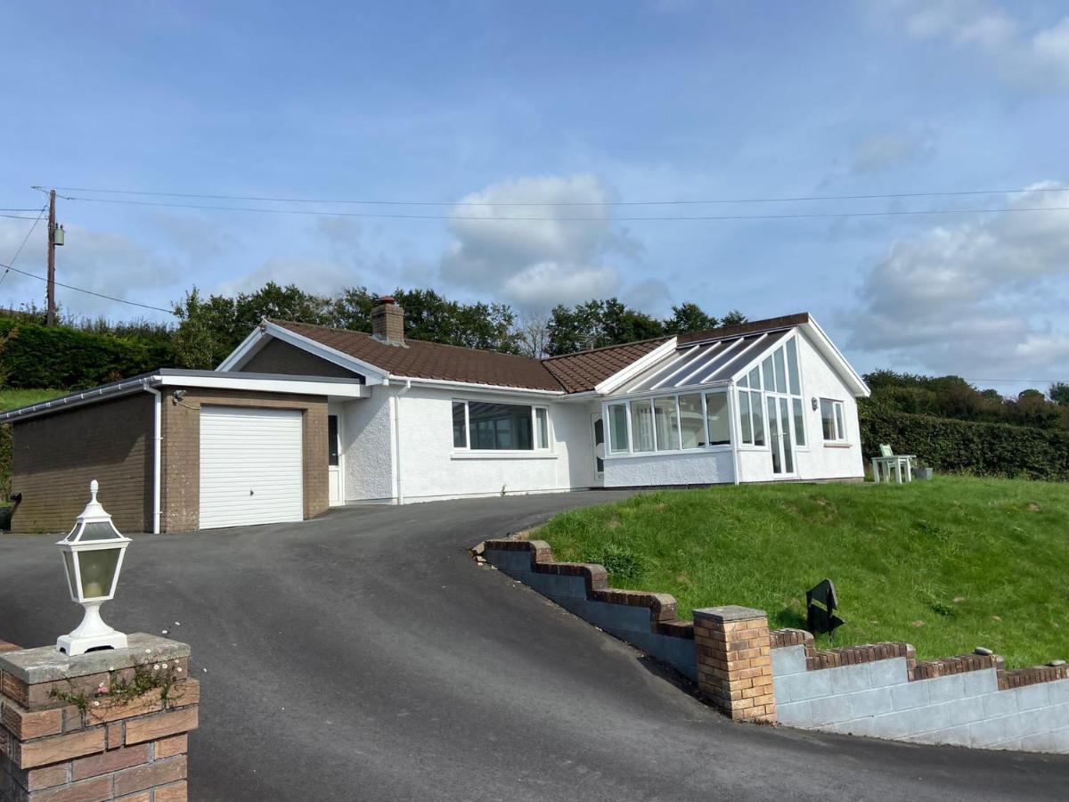 4 Bedroom In Peaceful Countryside With Log Burner - Talar Deg, Capel Madog Bow Street (Ceredigion)